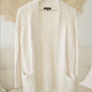 White, incredible soft oversized cardigan